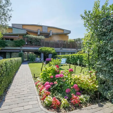 בית נופש Giardino Sul Garda *