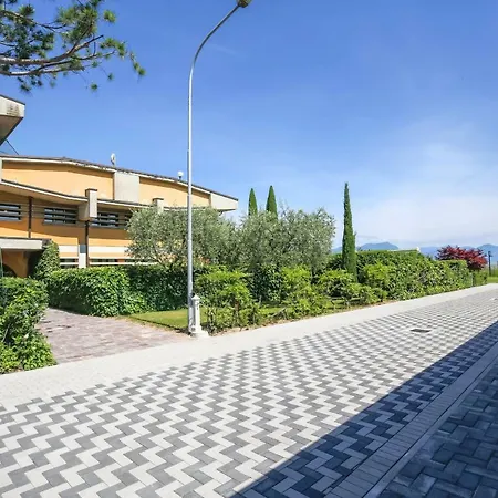 בית נופש Giardino Sul Garda סירמיונה